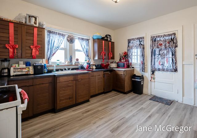 1350 Arthur Street, Muskegon, MI 49442