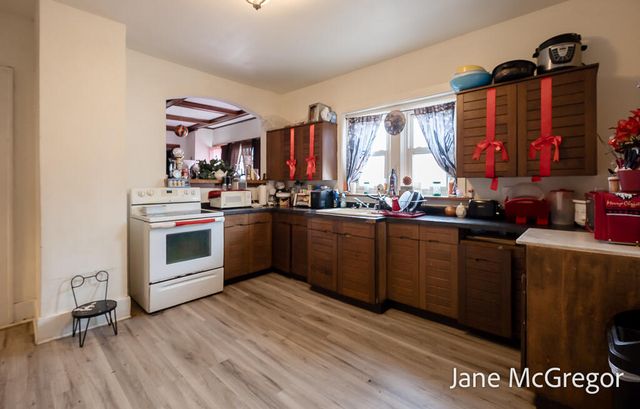 1350 Arthur Street, Muskegon, MI 49442