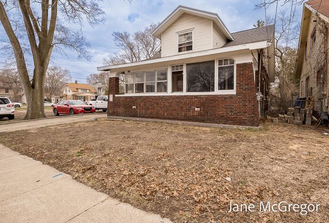 1350 Arthur Street, Muskegon, MI 49442