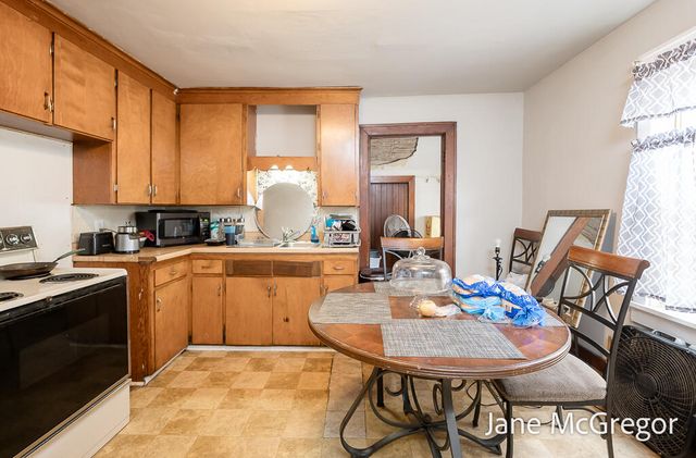 1350 Arthur Street, Muskegon, MI 49442