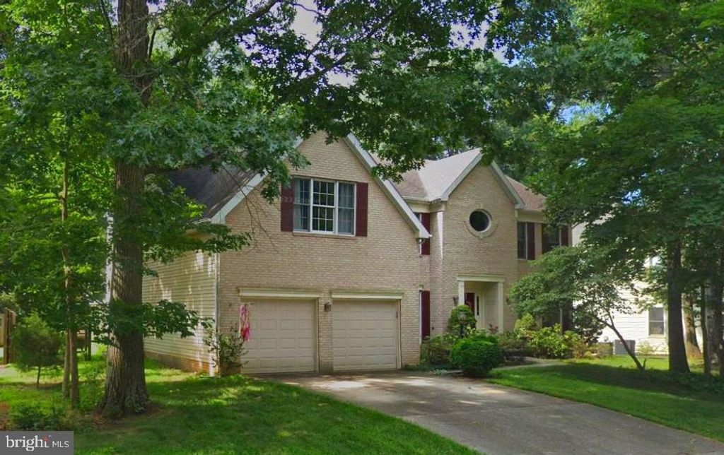 8020 LIONS CREST WAY, Gaithersburg, MD 20879