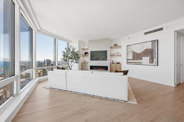 401 N Wabash Avenue 61G, Chicago, IL 60611
