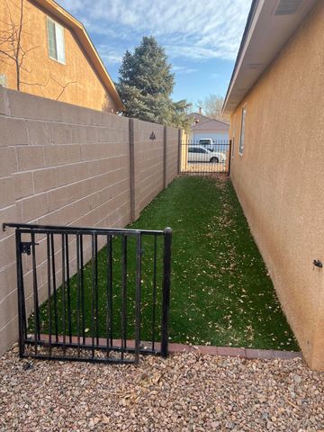 6909 Luz De La Luna Place NW, Albuquerque, NM 87114