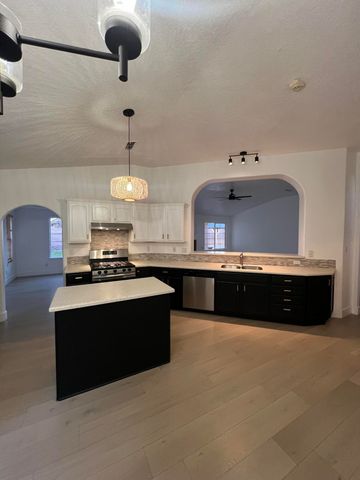 6909 Luz De La Luna Place NW, Albuquerque, NM 87114