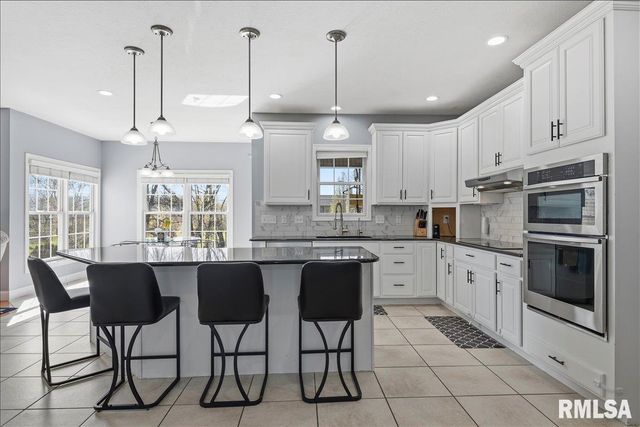 2505 CENTENNIAL Drive, Springfield, IL 62711