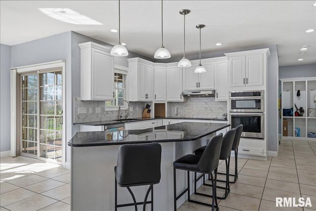 2505 CENTENNIAL Drive, Springfield, IL 62711