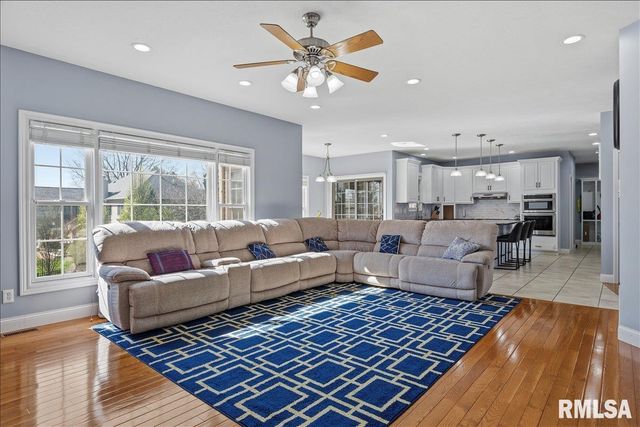 2505 CENTENNIAL Drive, Springfield, IL 62711