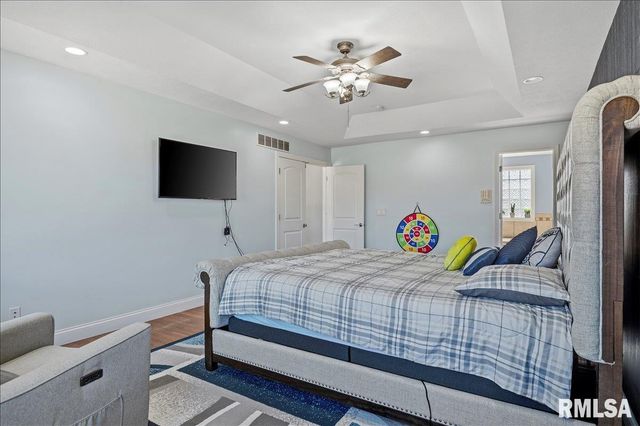 2505 CENTENNIAL Drive, Springfield, IL 62711