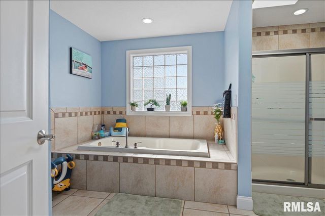 2505 CENTENNIAL Drive, Springfield, IL 62711