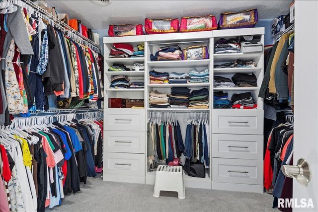 2505 CENTENNIAL Drive, Springfield, IL 62711