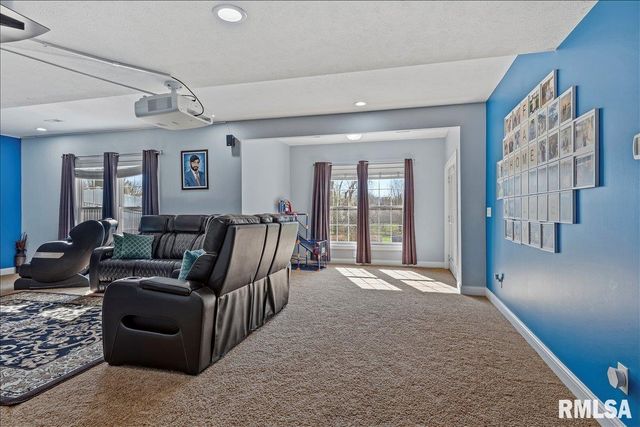 2505 CENTENNIAL Drive, Springfield, IL 62711