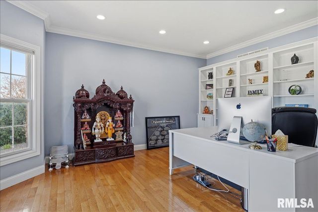 2505 CENTENNIAL Drive, Springfield, IL 62711