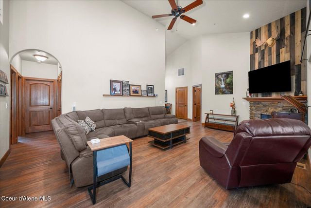 4529 E Diagonal Rd, Rathdrum, ID 83858