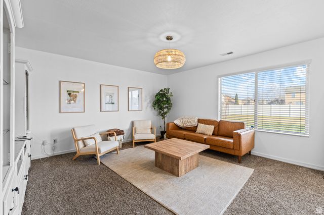 475 WELLINGTON DR, Kaysville, UT 84037