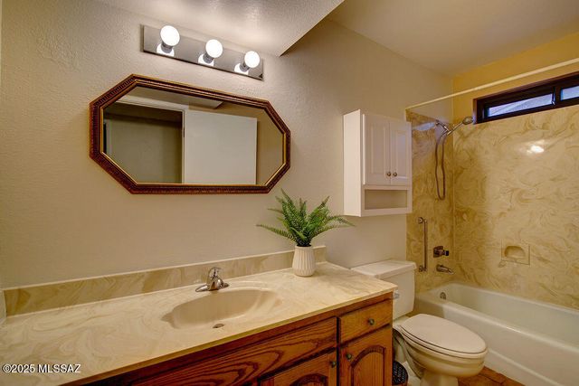 121 W Paseo Recortado, Green Valley, AZ 85614