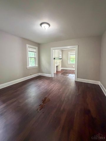 916 Elberon Avenue, Cincinnati, OH 45205