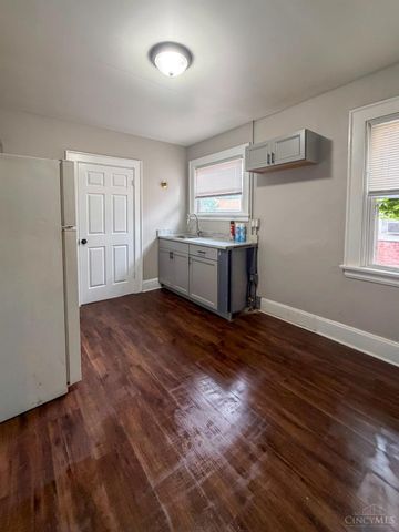 916 Elberon Avenue, Cincinnati, OH 45205