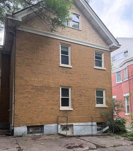 916 Elberon Avenue, Cincinnati, OH 45205