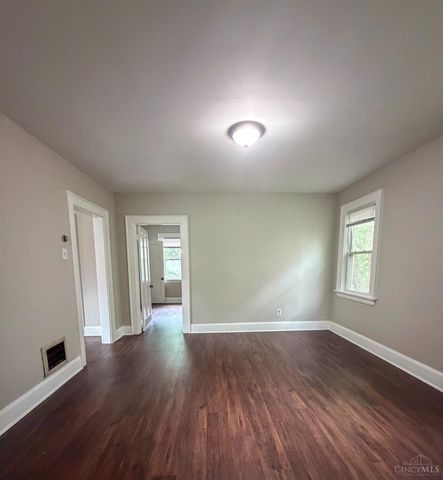 916 Elberon Avenue, Cincinnati, OH 45205