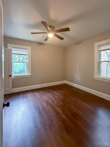 916 Elberon Avenue, Cincinnati, OH 45205