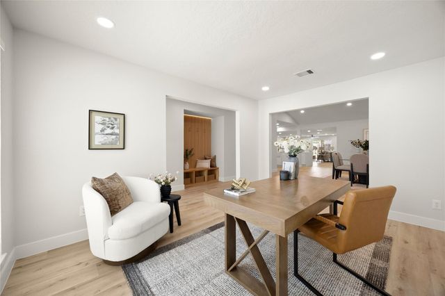 6034 Willowbend Boulevard, Houston, TX 77096