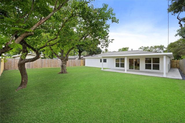 6034 Willowbend Boulevard, Houston, TX 77096
