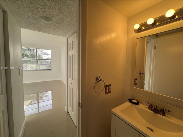 13120 SW 92nd Ave B-303, Miami, FL 33176