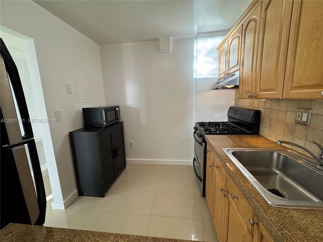 13120 SW 92nd Ave B-303, Miami, FL 33176