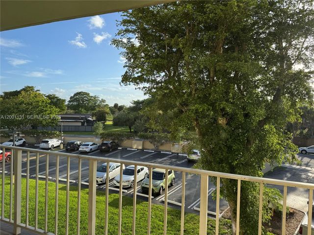 13120 SW 92nd Ave B-303, Miami, FL 33176