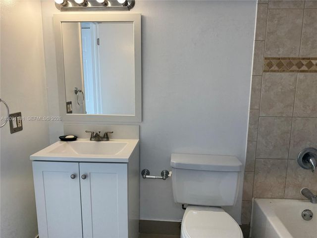 13120 SW 92nd Ave B-303, Miami, FL 33176