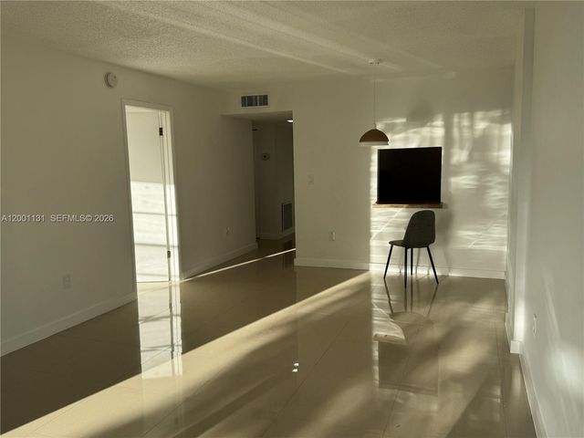 13120 SW 92nd Ave B-303, Miami, FL 33176