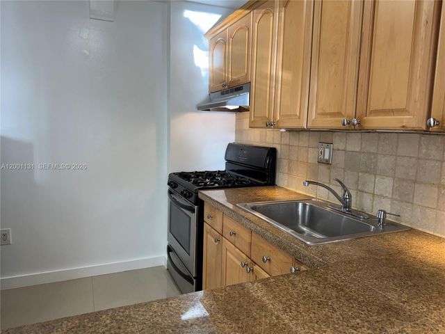 13120 SW 92nd Ave B-303, Miami, FL 33176