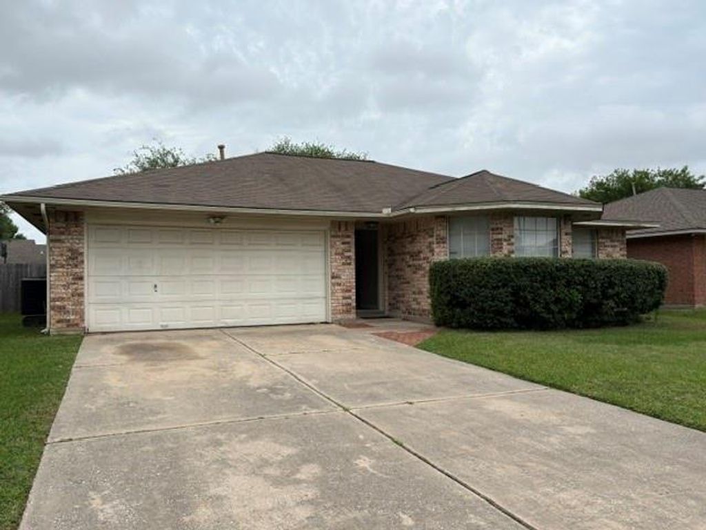 7854 Yellow Pine Drive, Houston, TX 77040