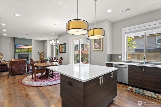 3527 NE . 7th Street, Renton, WA 98056
