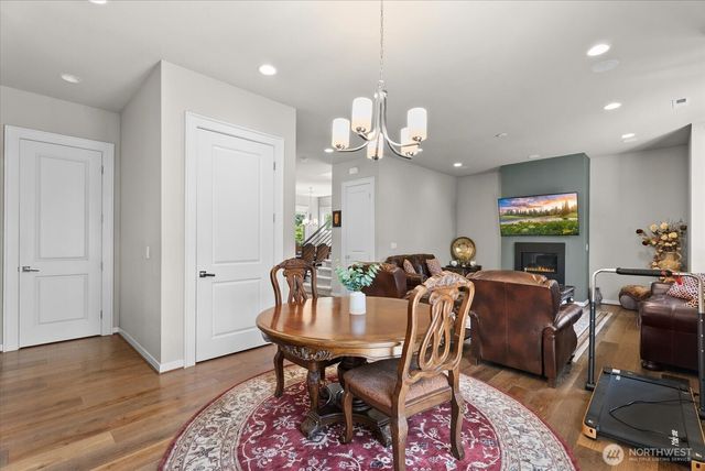 3527 NE . 7th Street, Renton, WA 98056