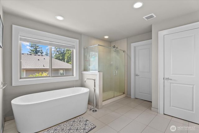 3527 NE . 7th Street, Renton, WA 98056