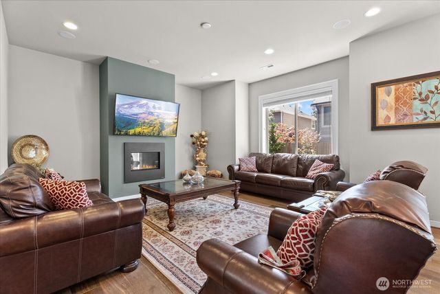 3527 NE . 7th Street, Renton, WA 98056