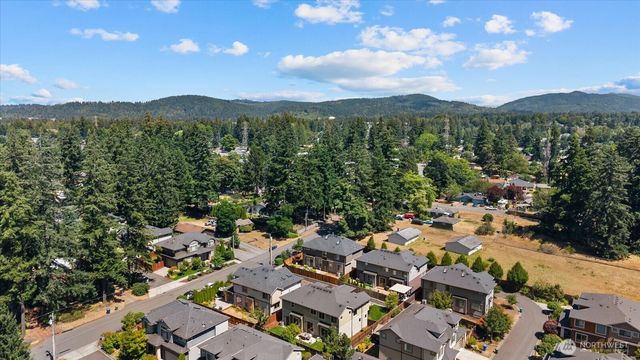 3527 NE . 7th Street, Renton, WA 98056