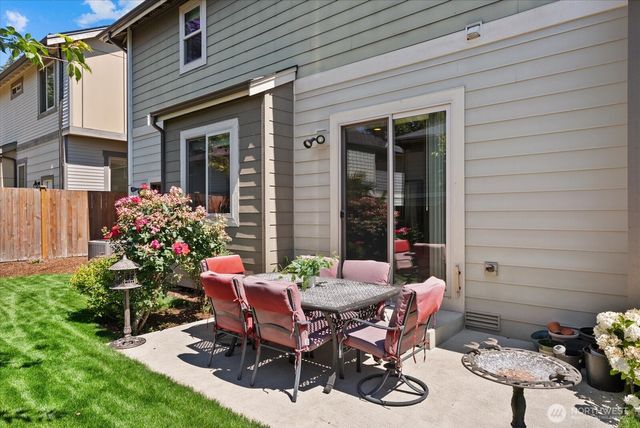 3527 NE . 7th Street, Renton, WA 98056