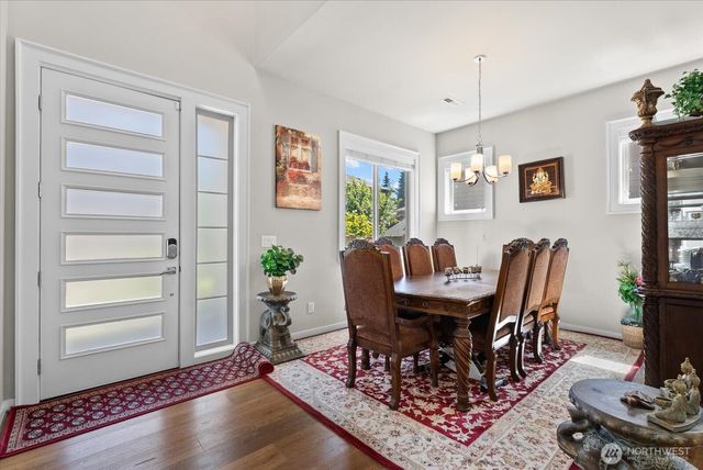 3527 NE . 7th Street, Renton, WA 98056