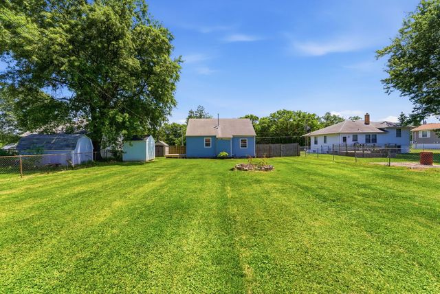 698 Hillcrest Road, Milan, IL 61264