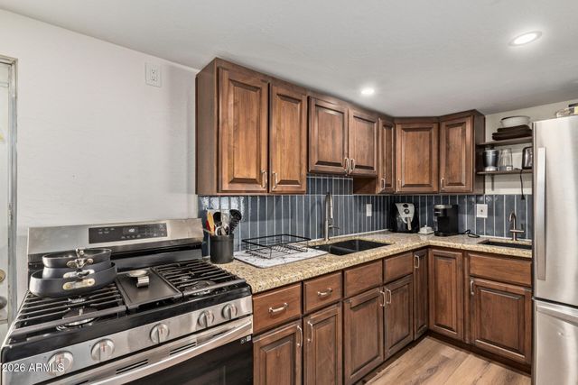 10401 N CAVE CREEK Road 324, Phoenix, AZ 85020