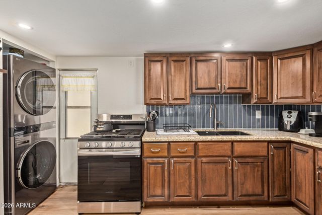 10401 N CAVE CREEK Road 324, Phoenix, AZ 85020