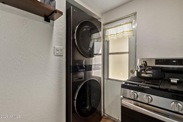 10401 N CAVE CREEK Road 324, Phoenix, AZ 85020