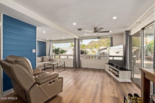 10401 N CAVE CREEK Road 324, Phoenix, AZ 85020