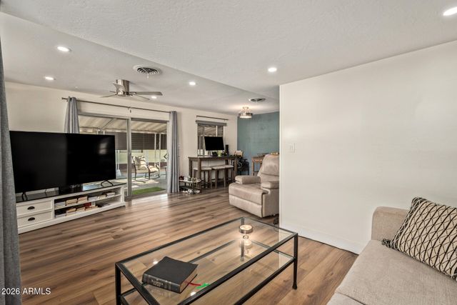 10401 N CAVE CREEK Road 324, Phoenix, AZ 85020