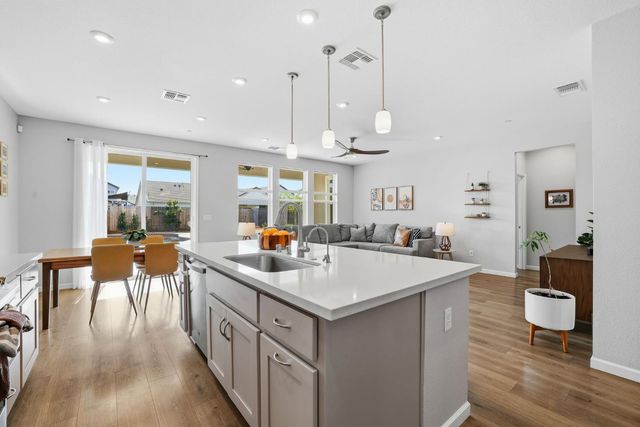 2691 Coronado Ln, Lincoln, CA 95648