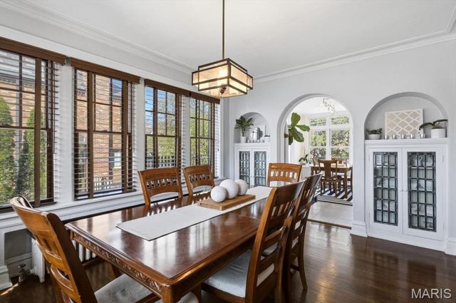 7407 Buckingham Drive, Clayton, MO 63105