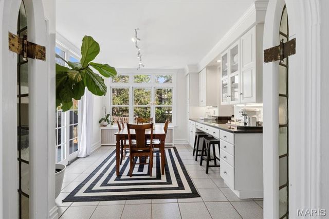 7407 Buckingham Drive, Clayton, MO 63105