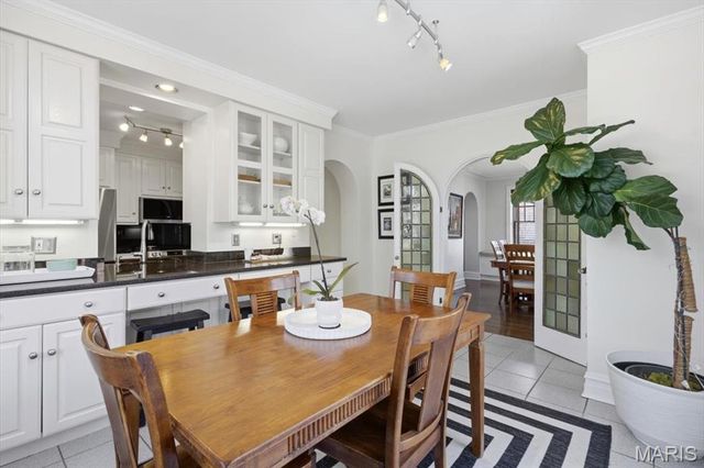 7407 Buckingham Drive, Clayton, MO 63105